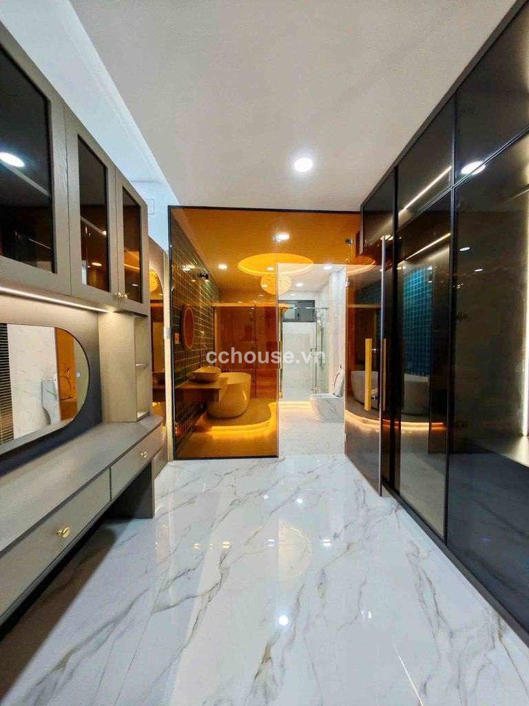 https://batdongsan.blob.core.windows.net/cchouse/Property/202504/fc82ddcf-1670-4610-aa6a-a5d2d2c374bb.jpg