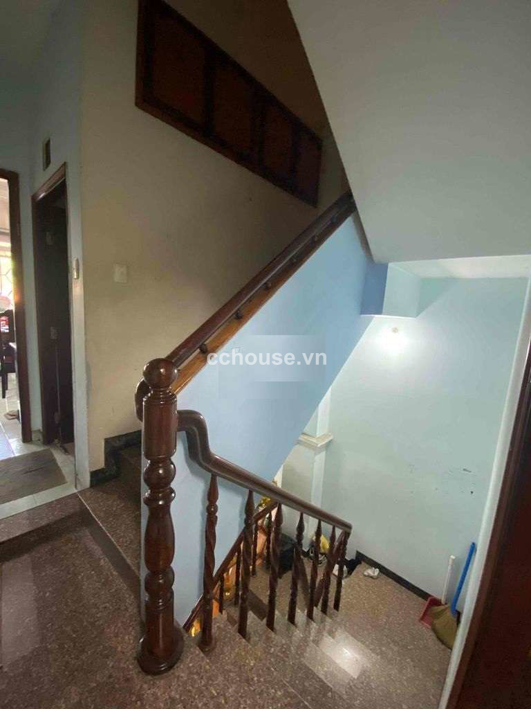 Bán nhà MTKD Nguyễn Thái Bình, P4, Tân Bình. DT 4x10m, 4 tầng