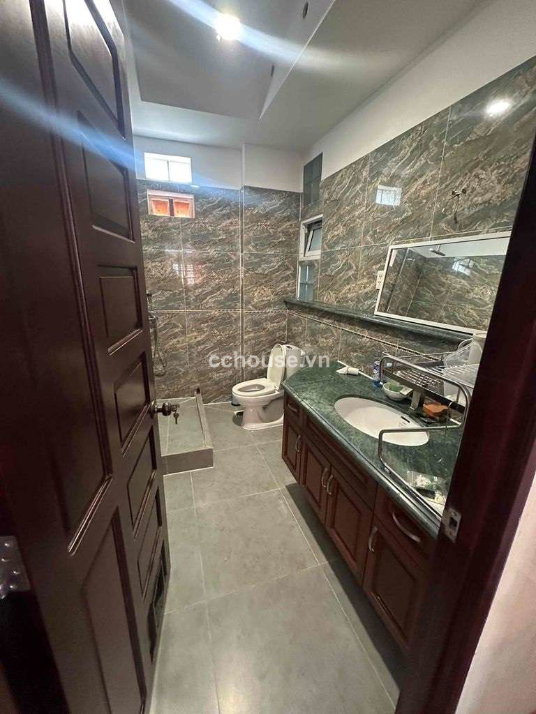 Bán nhà MT ngay Lâm Văn Bền-Mai Văn Vĩnh. DT 6.5x19.5m, hầm 6 tầng