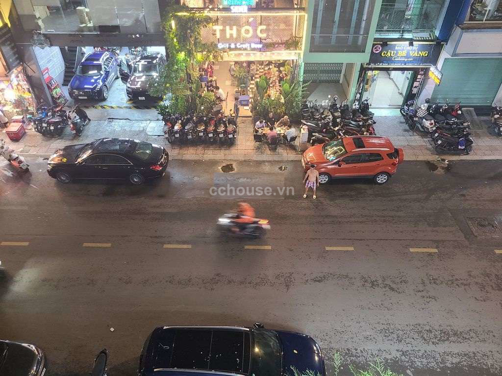 Cho thuê nhà NCMT Đề Thám, Quận 1. DT 3.6x16m, 4 tầng ST