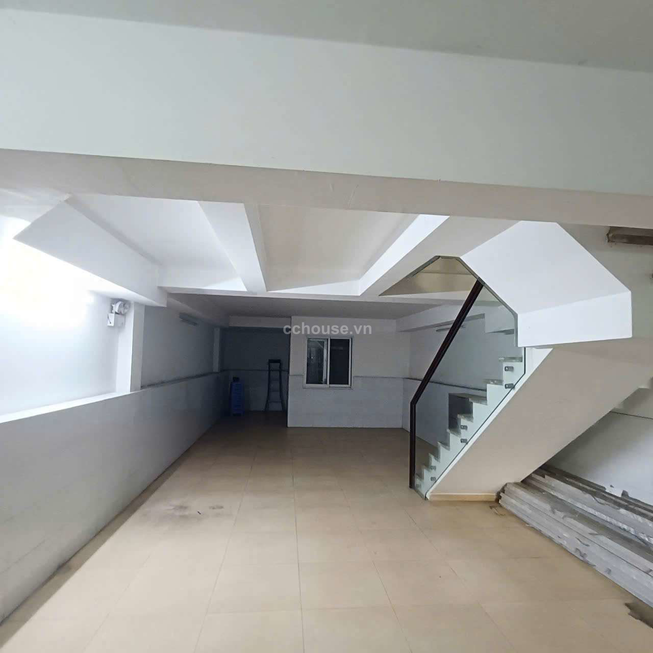 Bán nhà MT Núi Thành, P13, Tân Bình. DT 5x22m, hầm 6 tầng