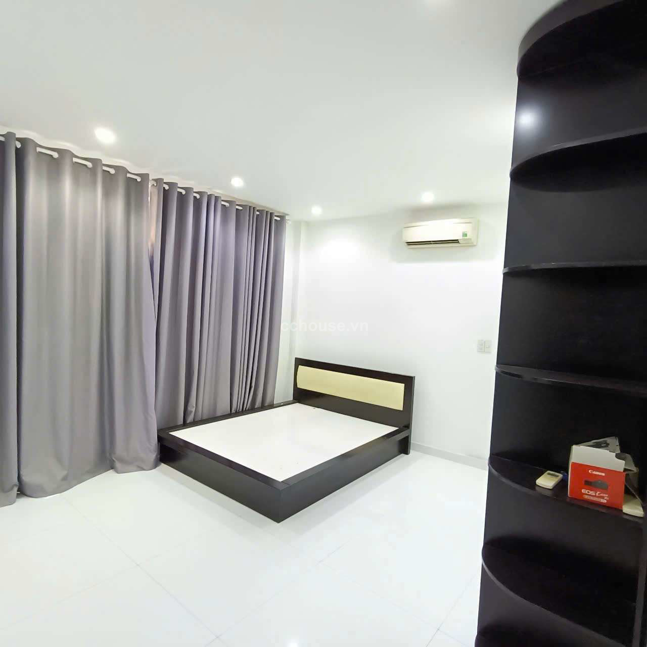 Bán nhà MT Núi Thành, P13, Tân Bình. DT 5x22m, hầm 6 tầng