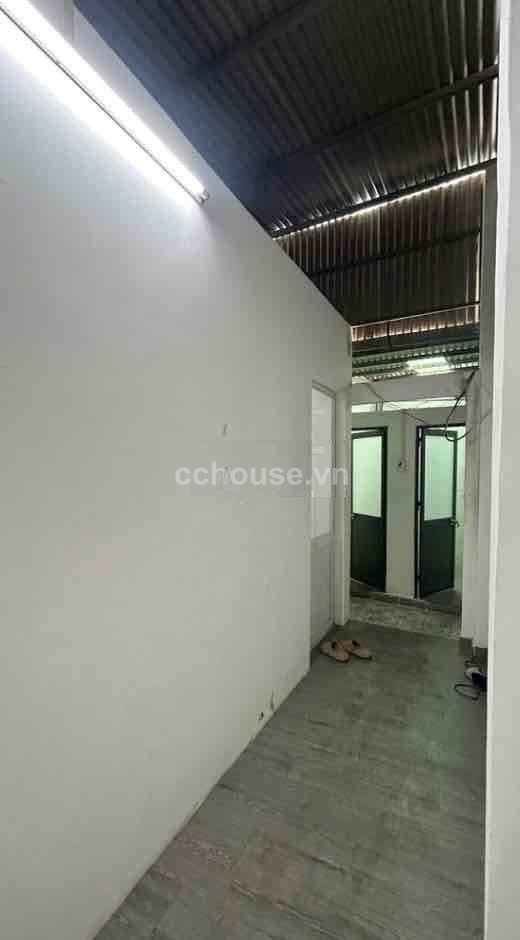 Cho thuê nhà MT Âu Cơ ngay Lê Đại Hành, P14, Q11. DT 4x20m, 3 tầng