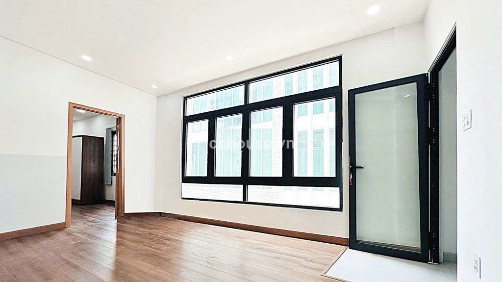Cho thuê nhà căn góc MT Đỗ Xuân Hợp, TP.Thủ Đức. DT 5x35m, 6 tầng thang máy