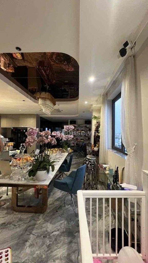 Tòa nhà căn góc MT Lê Quang Định, P1, Gò Vấp. DT 7x27m, hầm 8 tầng