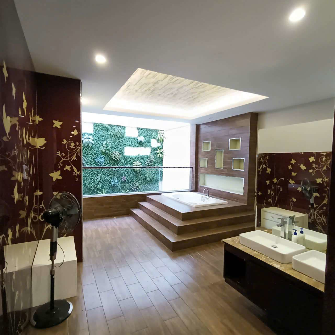 Bán nhà MT Núi Thành, P13, Tân Bình. DT 5x22m, hầm 6 tầng