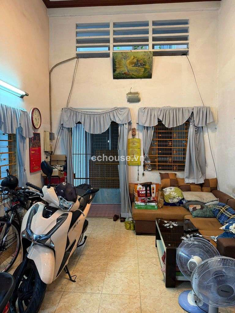 Bán nhà hẻm 218 Nguyễn Thị Minh Khai, Q3. DT 49m2, nhà 3 tầng