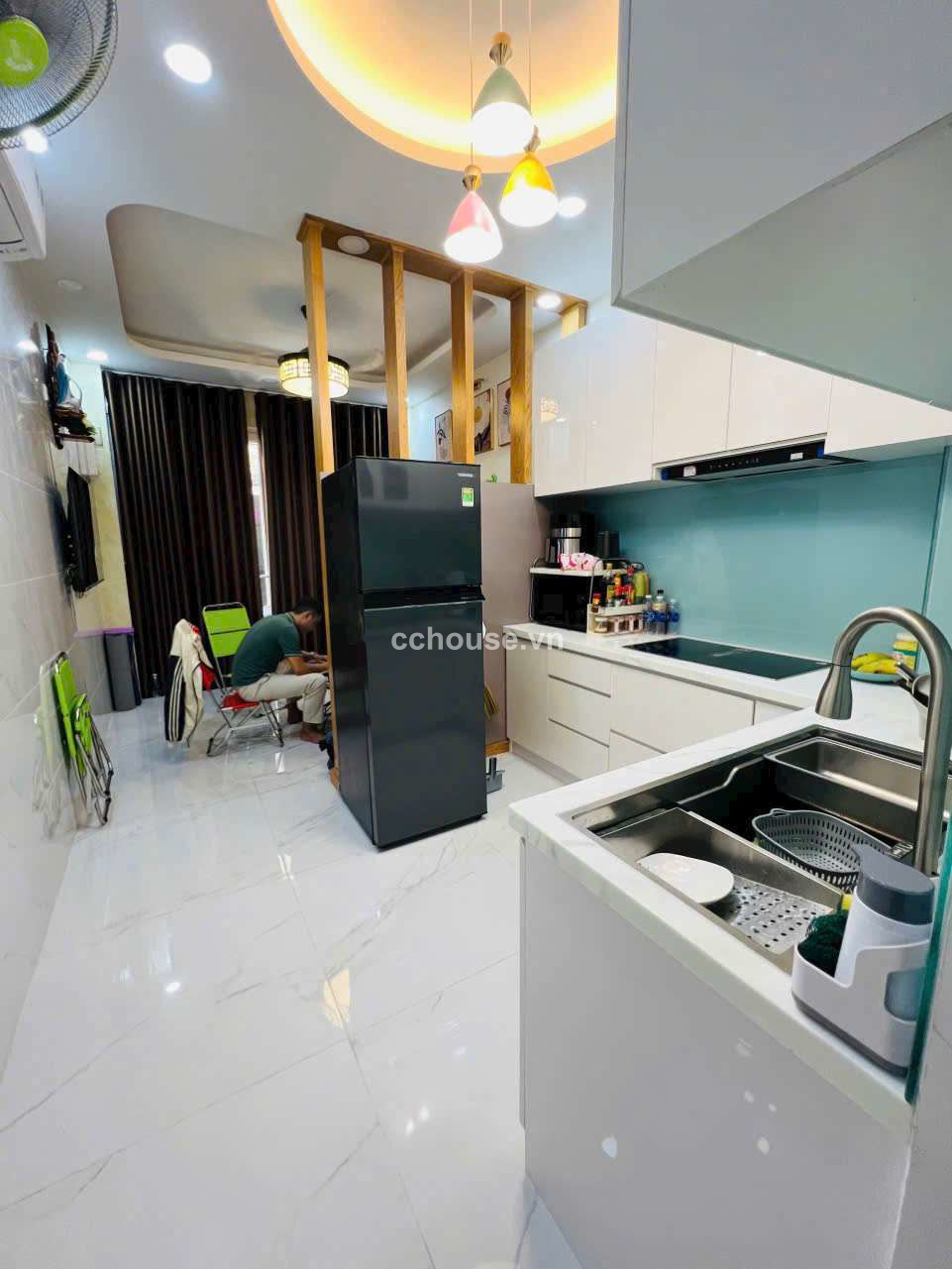 Bán nhà mới xây tặng full nội thất hẻm Nguyễn Đình Chiểu phường 4 Q3