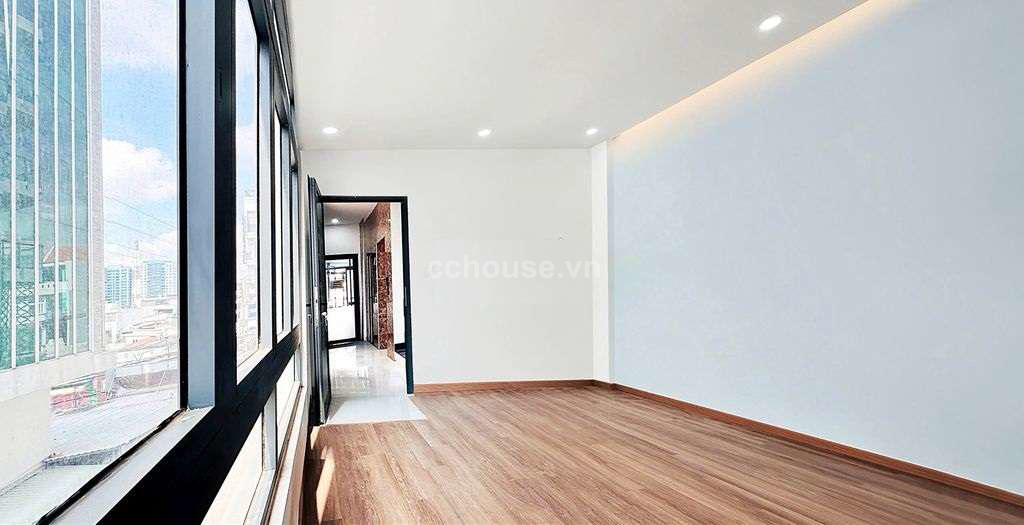 https://batdongsan.blob.core.windows.net/cchouse/Property/202505/55bc2bd6-1caa-4036-804c-f2d3217ed5a7.jpg
