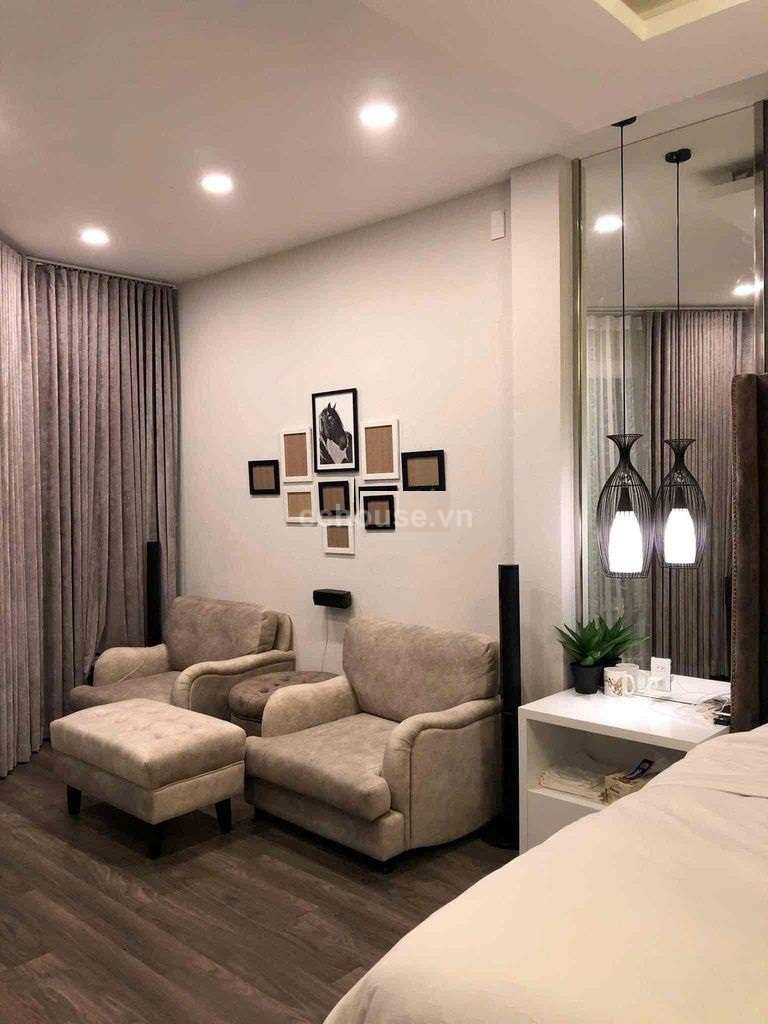 Góc 2 Mặt Tiền vườn Hoa .P2 .Q. Phú nhuận .