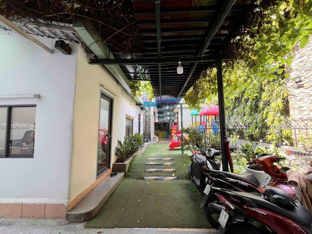 Cho thuê nhà MT Lê Văn Thọ, P16, Gò Vấp. DT 384.4m2, 3 tầng