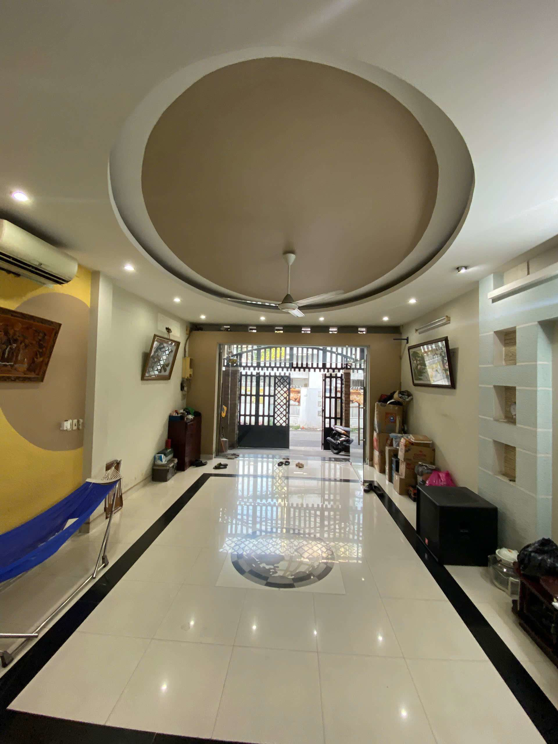 Cho thuê nhà HXT 163 Tô Hiến Thành, P.Hòa Hưng. DT 5.5x18m, 4 tầng