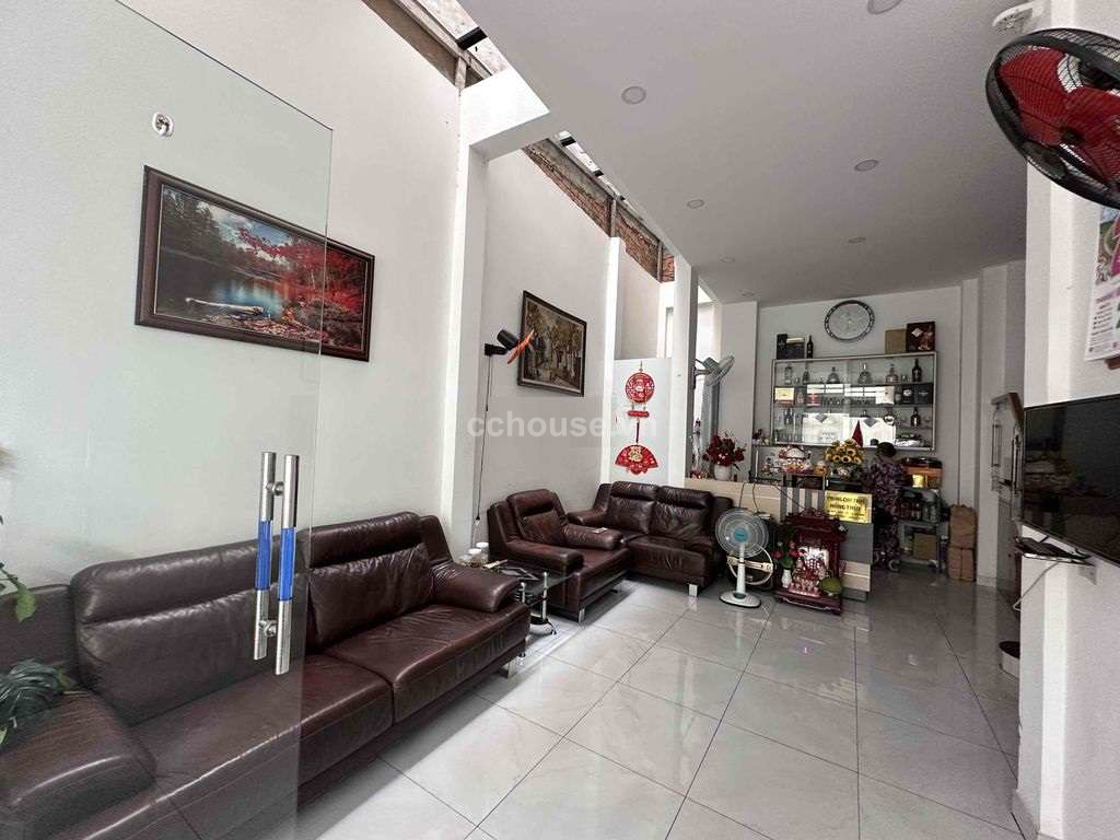 https://batdongsan.blob.core.windows.net/cchouse/Property/202505/76f636b2-5e9d-4b44-9289-7342aa034bfe.jpg