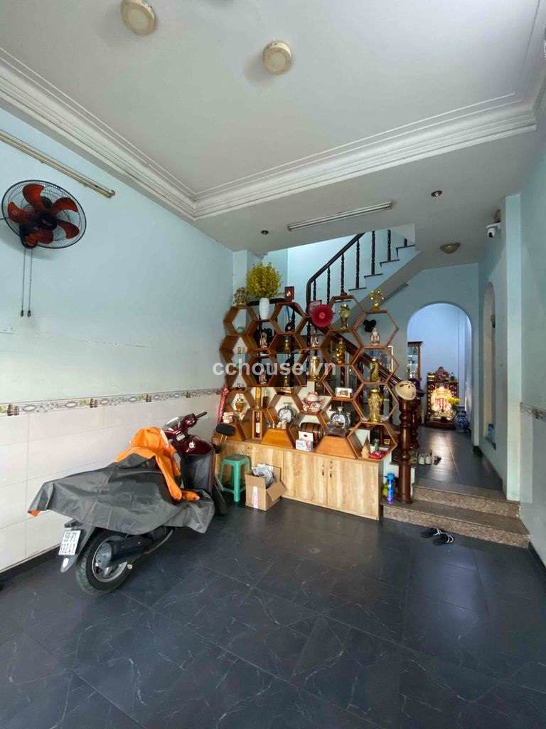 Bán nhà MTKD Nguyễn Thái Bình, P4, Tân Bình. DT 4x10m, 4 tầng