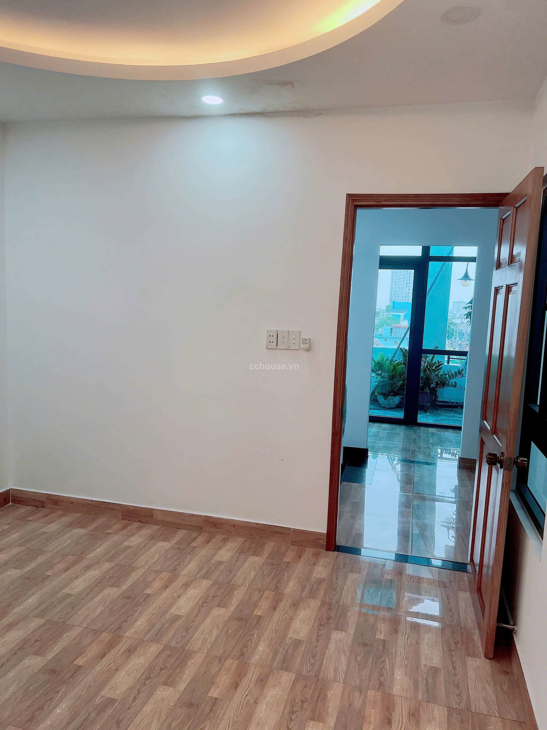 Bán nhà MT Đường số 4, P16, Gò Vấp. DT 5x13.5m, 5 tầng ST
