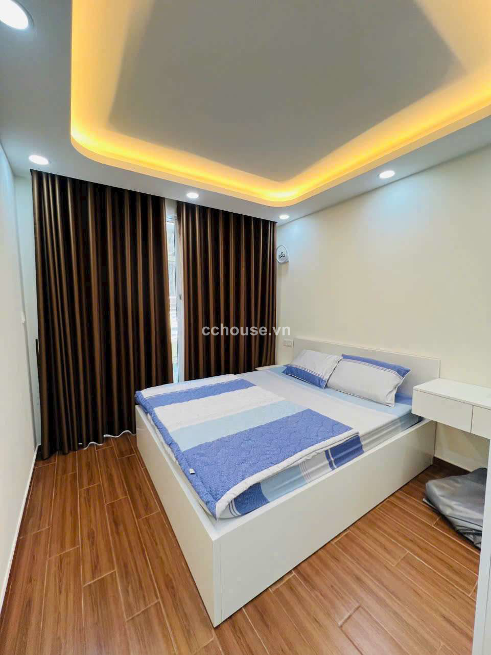 Bán nhà mới xây tặng full nội thất hẻm Nguyễn Đình Chiểu phường 4 Q3