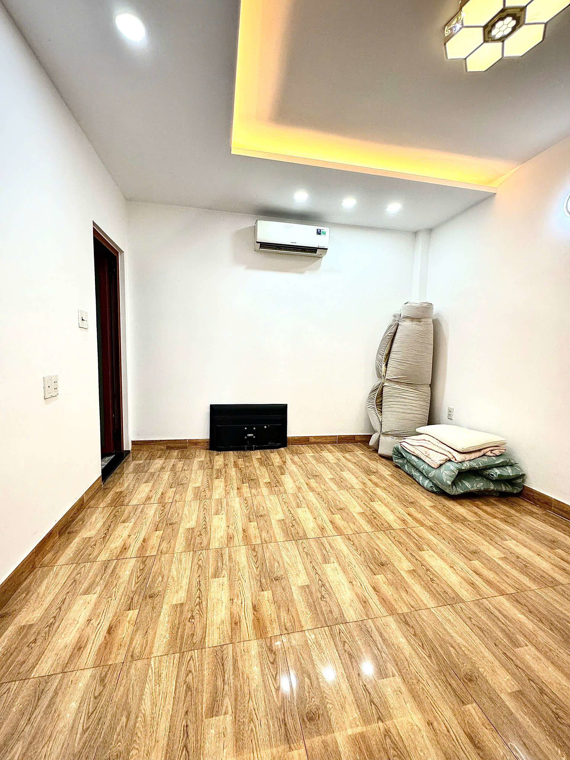 Bán nhà MT Đường số 4, P16, Gò Vấp. DT 5x13.5m, 5 tầng ST