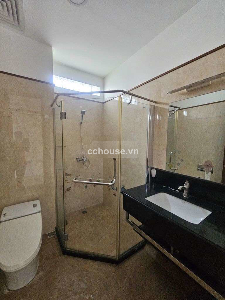 Cho thuê tòa nhà MT Lũy Bán Bích, Tân Phú. DT 4x16m, 7 tầng