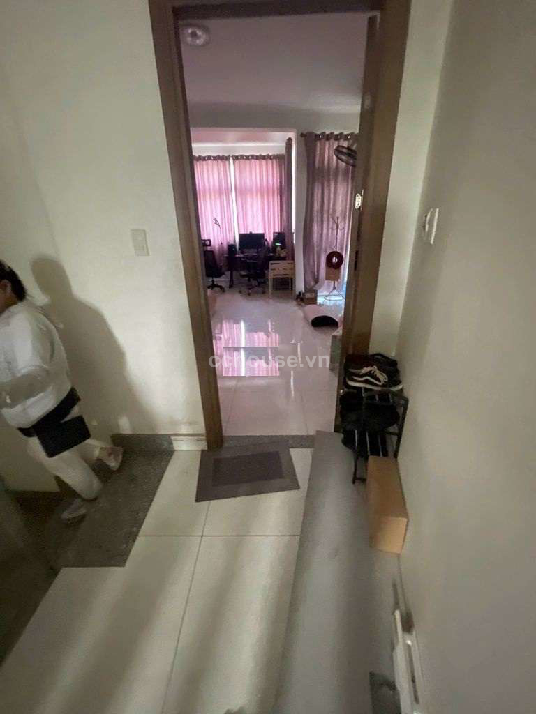 Cho thuê nhà MT Nguyễn Lâm, P6, Q10. DT 5.15x13.4m, 5 tầng