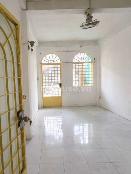 Cho thuê nhà NCMT Nguyễn Trãi, P2, Q5. DT 34m², 3 tầng