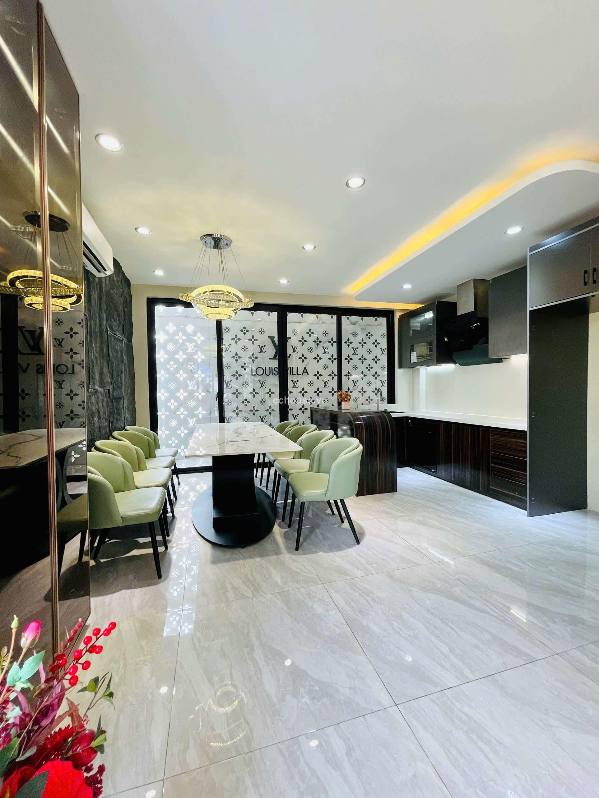 Bán nhà căn góc Thống Nhất, P.Thông Tây Hội. DT 4.8x13m, 5 tầng ST