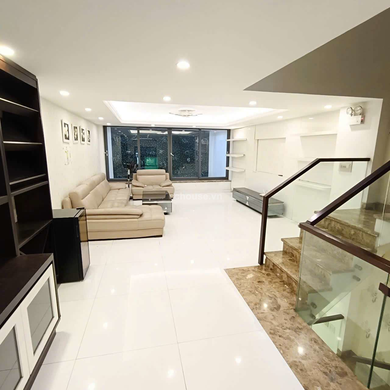 Bán nhà MT Núi Thành, P13, Tân Bình. DT 5x22m, hầm 6 tầng