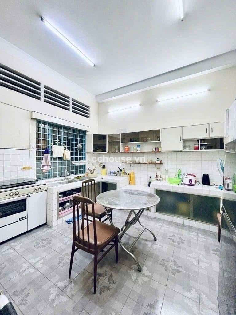 https://batdongsan.blob.core.windows.net/cchouse/Property/202505/dfa838a0-7927-4c30-be7d-0b49d57804f5.jpg