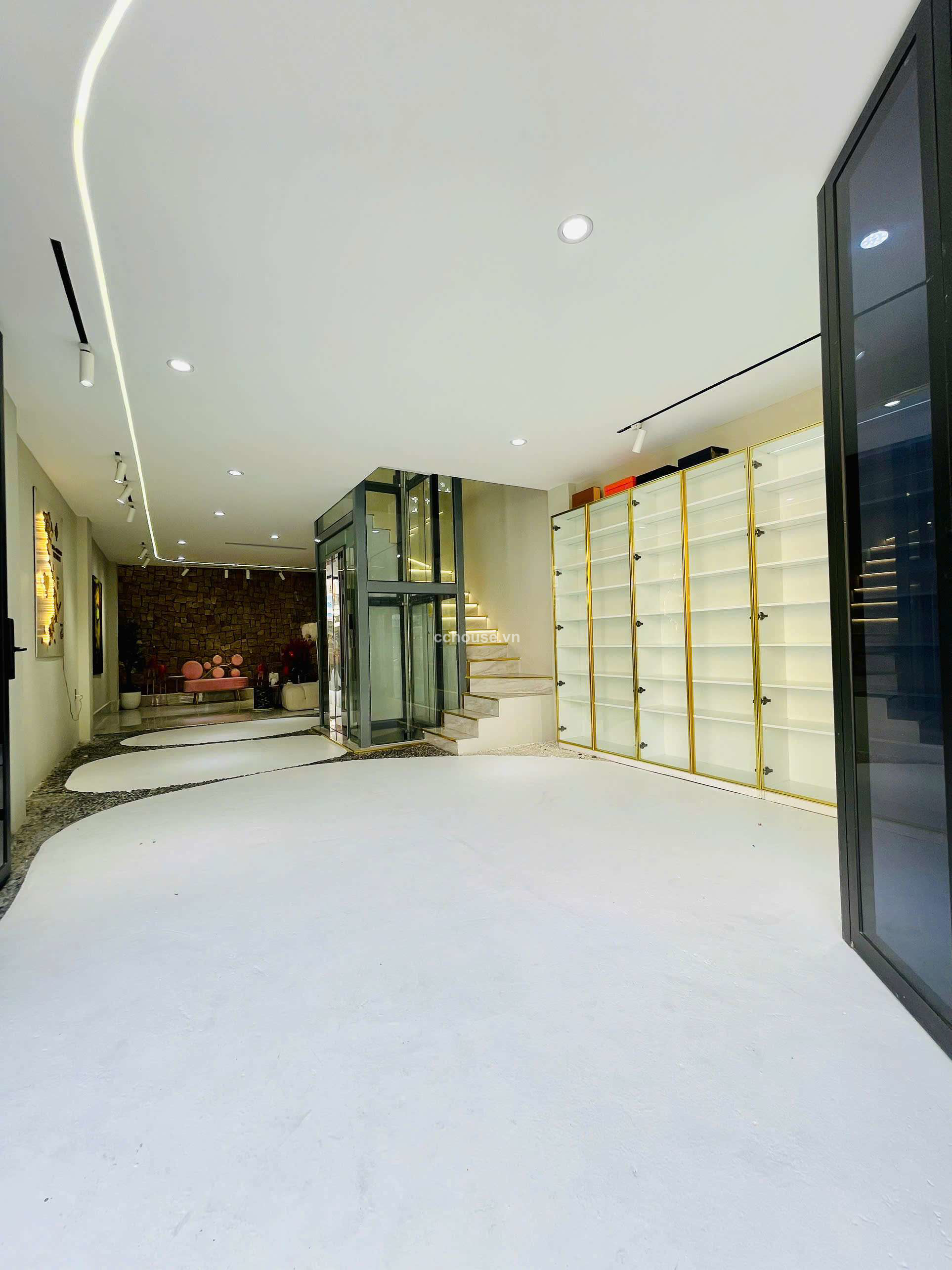 https://batdongsan.blob.core.windows.net/cchouse/Property/202505/e4d098e4-ea48-4623-abb6-21ab2e0e6c53.jpg