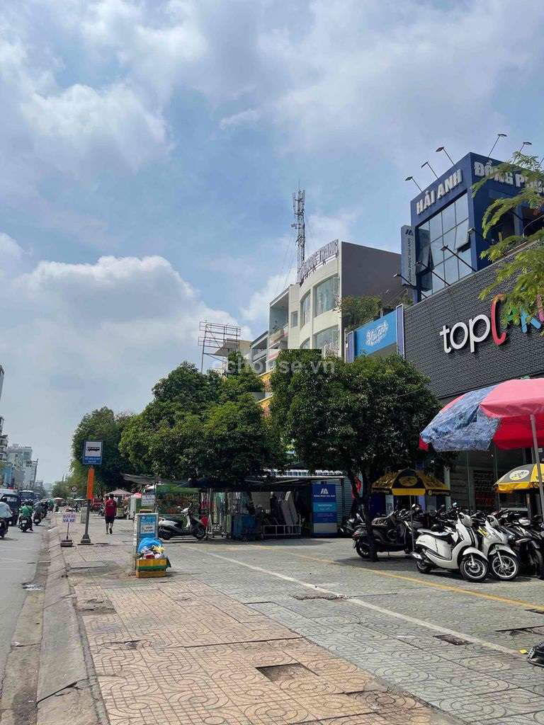 Cho thuê nhà MT đường CMT8, P6, Tân Bình. DT 4.2x21m, 4 tầng ST