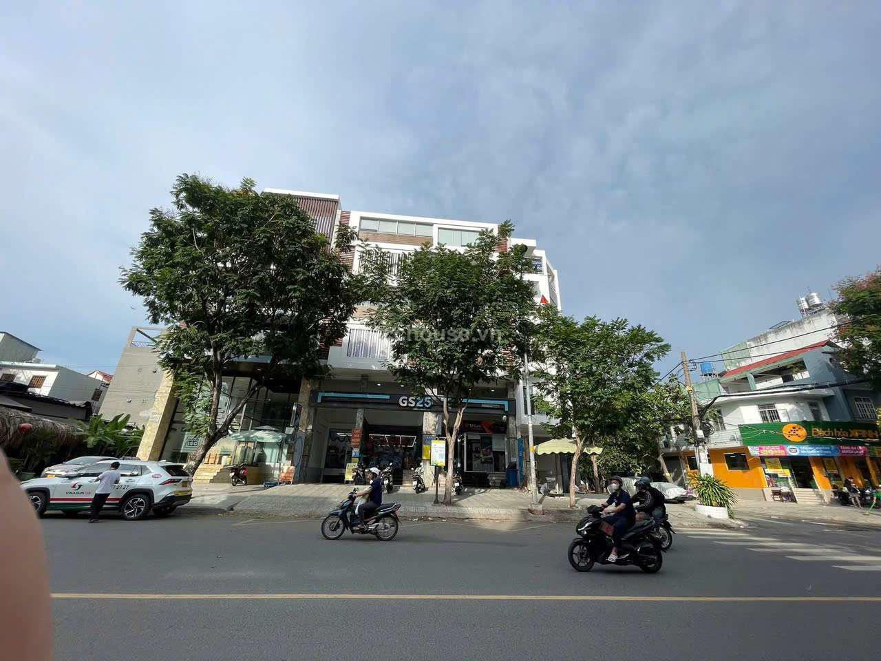 Bán tòa nhà 98A Đặng Thùy Trâm, Phường 13, Bình Thạnh kết cấu hầm 6 tầng 