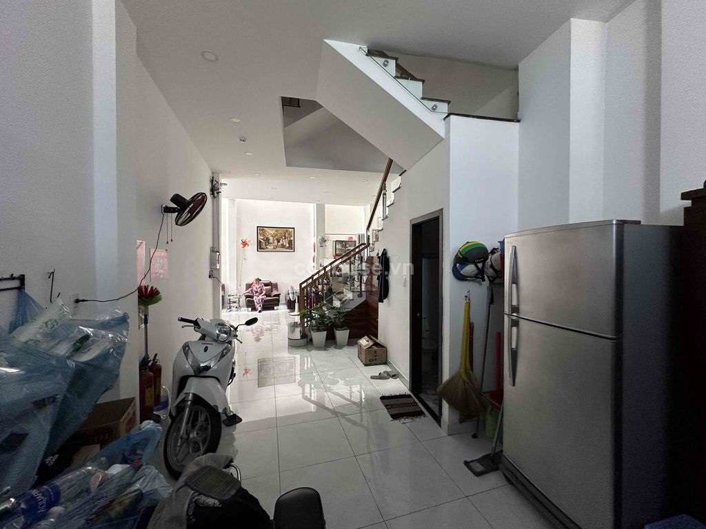 https://batdongsan.blob.core.windows.net/cchouse/Property/202505/f4577ba1-420e-4ebe-97bf-b601f10a5772.jpg