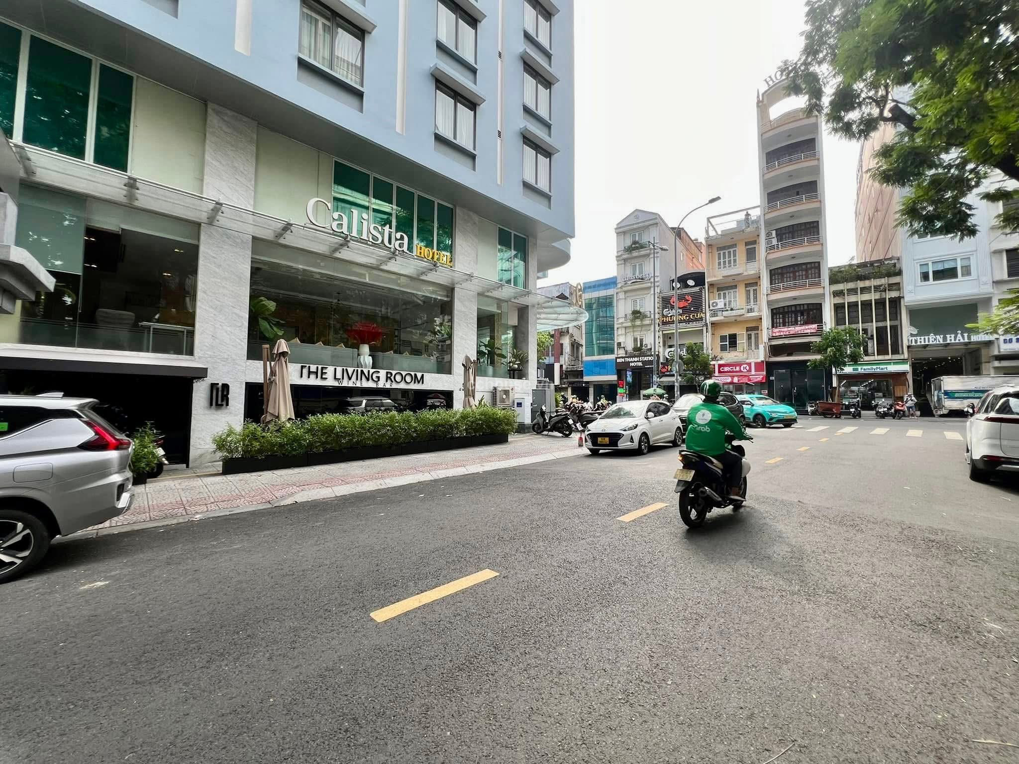 Góc 2 mặt tiền 247-249 Lý Tự Trọng Phường Bến Thành Quận 1 ,Kết cấu : Hầm + 10 Tầng 