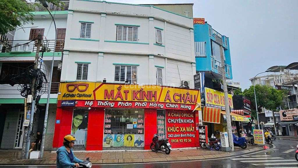 Cho thuê nhà căn góc Lãnh Binh Thăng - Tôn Thất Hiệp. DT 3x8m, 3 tầng