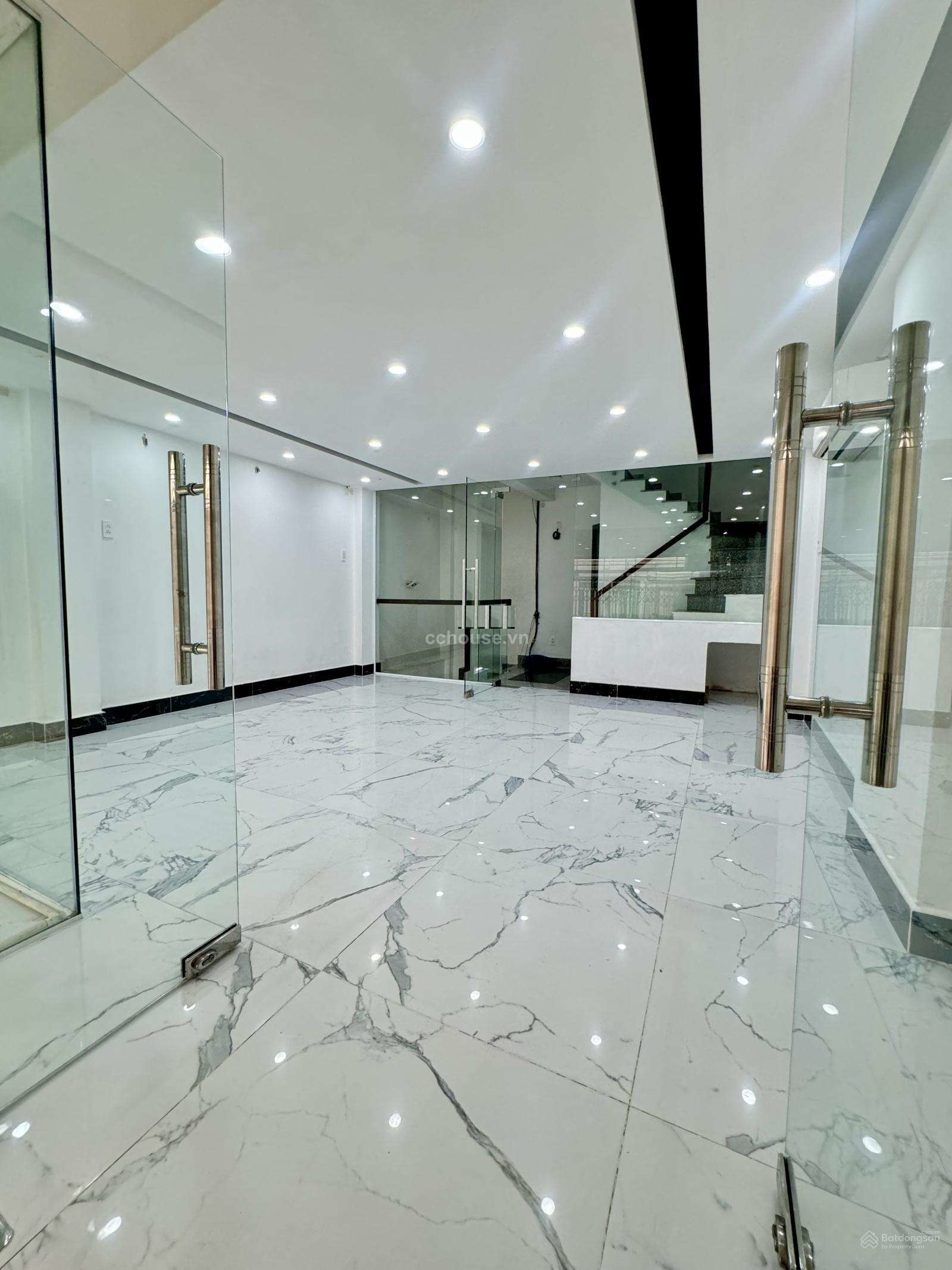 Bán tòa nhà hẻm 212A3 Nguyễn Trãi, Q1. DT 5x9m, hầm 7 tầng