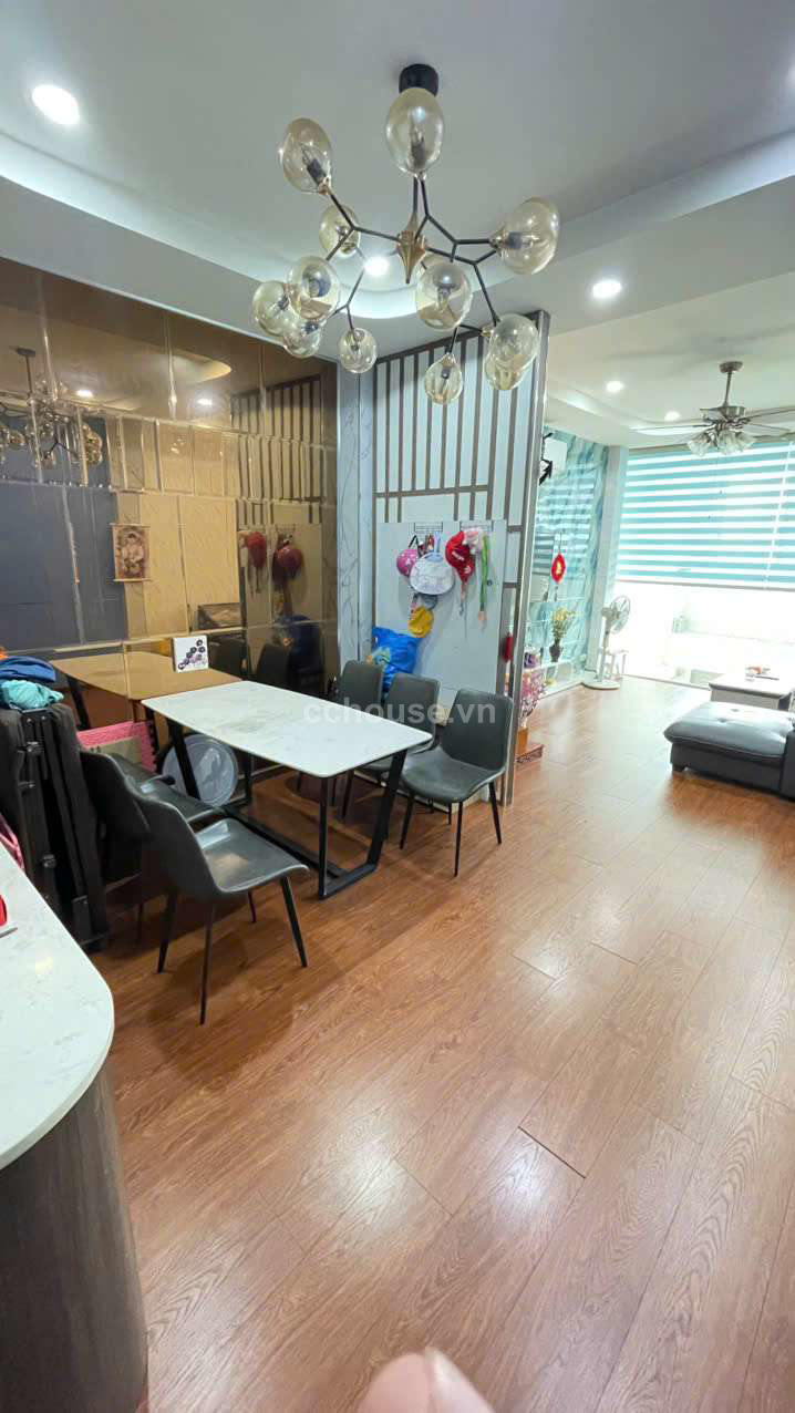 Bán nhà MTKD Hồng Bàng, P9, Q6. DT 4x18m, 5 tầng