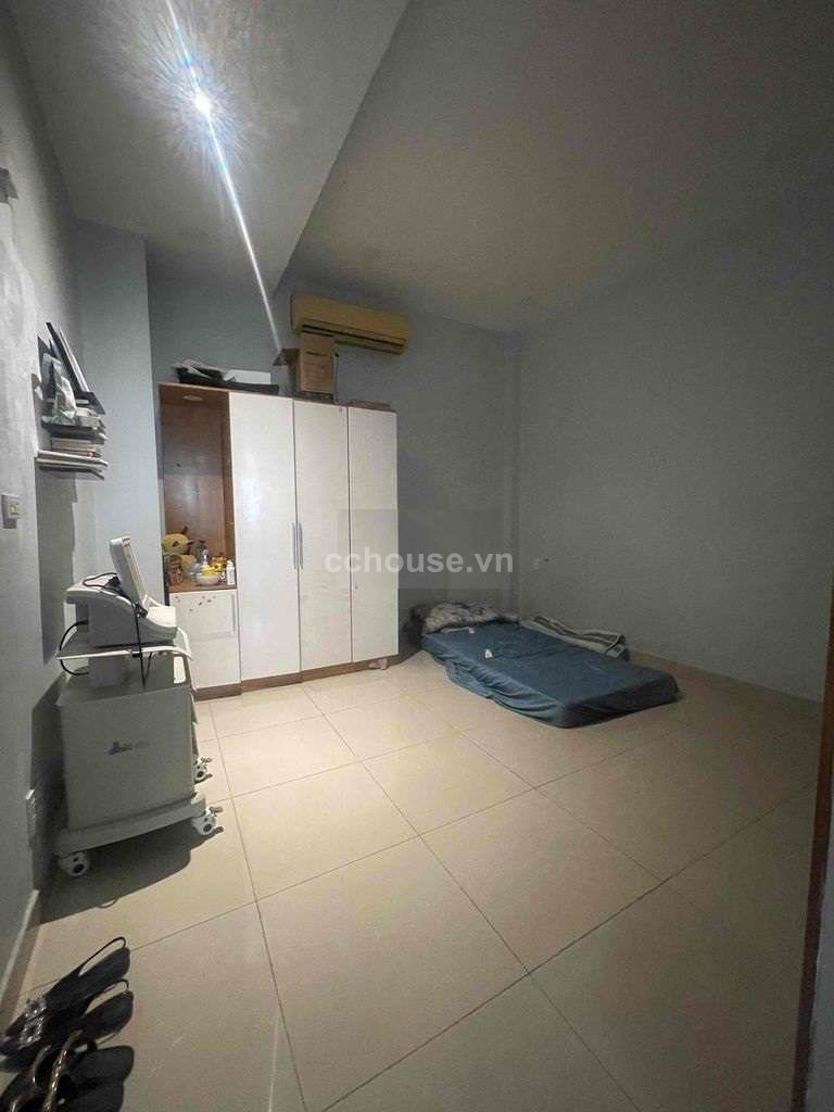 NHÀ HẺM 10M LÝ THƯỜNG KIỆT QUẬN 10, DT: 64M² (4x16), KC: TRỆT 3 LẦU ST, HĐT: 27TR/TH, GIÁ: 18 TỶ