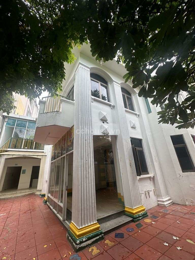 Cho thuê biệt thự Nam Kỳ Khởi Nghĩa, Q3. DT 12.5x25m, 2 tầng