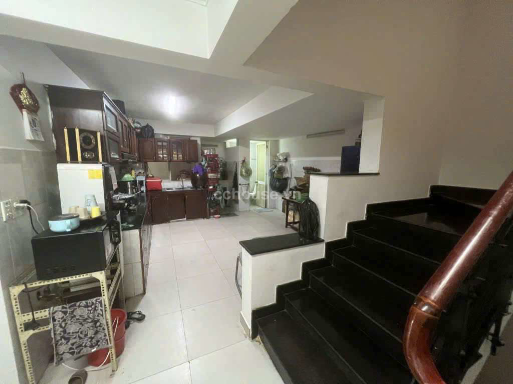 Bán CHDV ngay trung tâm Nguyễn Trãi, P7, Quận 5, DT: 8x16m, 4 tầng, 8P, 1MB, Giá 17.5 tỷ