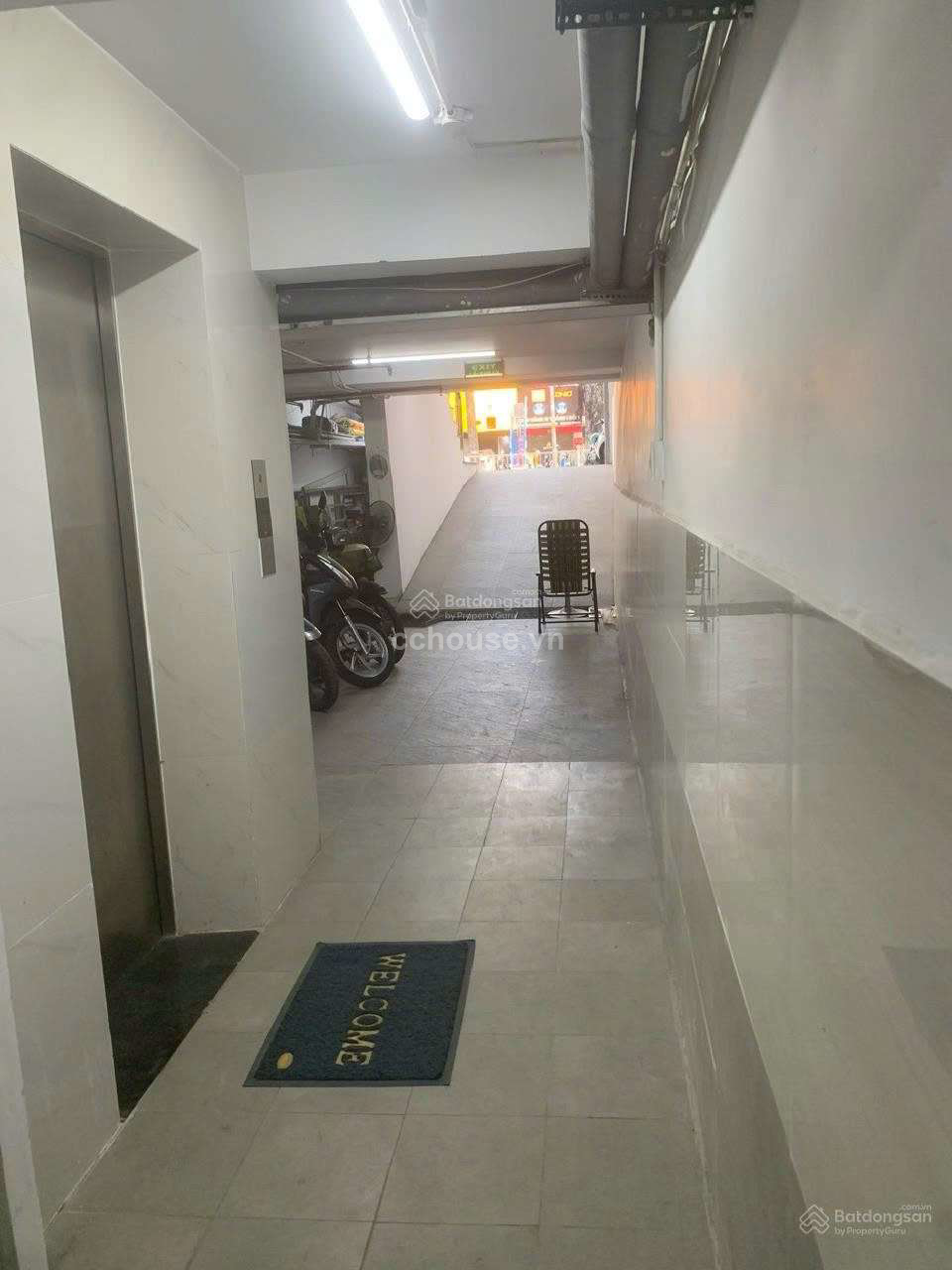 Toà nhà mặt tiền 202 Trần Hưng Đạo, P. Nguyễn Cư Trinh, quận 1 (Góc Cống Quỳnh, Hồ Hảo Hớn)