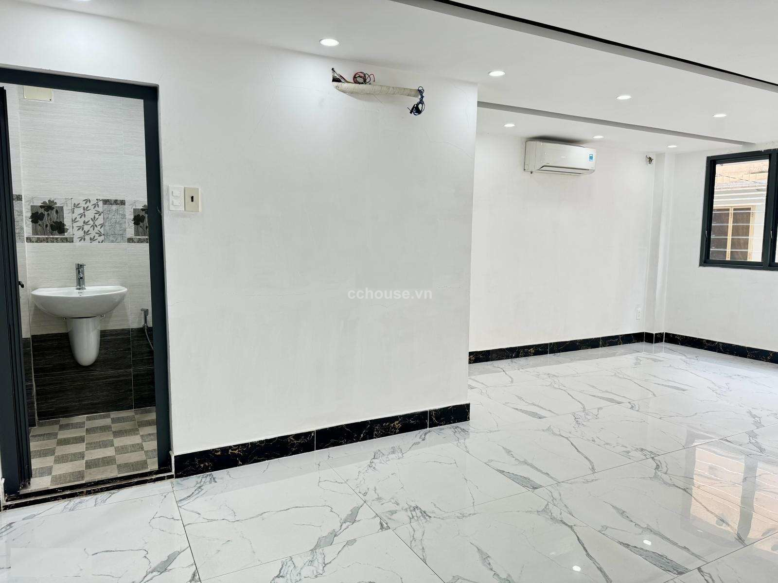 Bán tòa nhà hẻm 212A3 Nguyễn Trãi, Q1. DT 5x9m, hầm 7 tầng