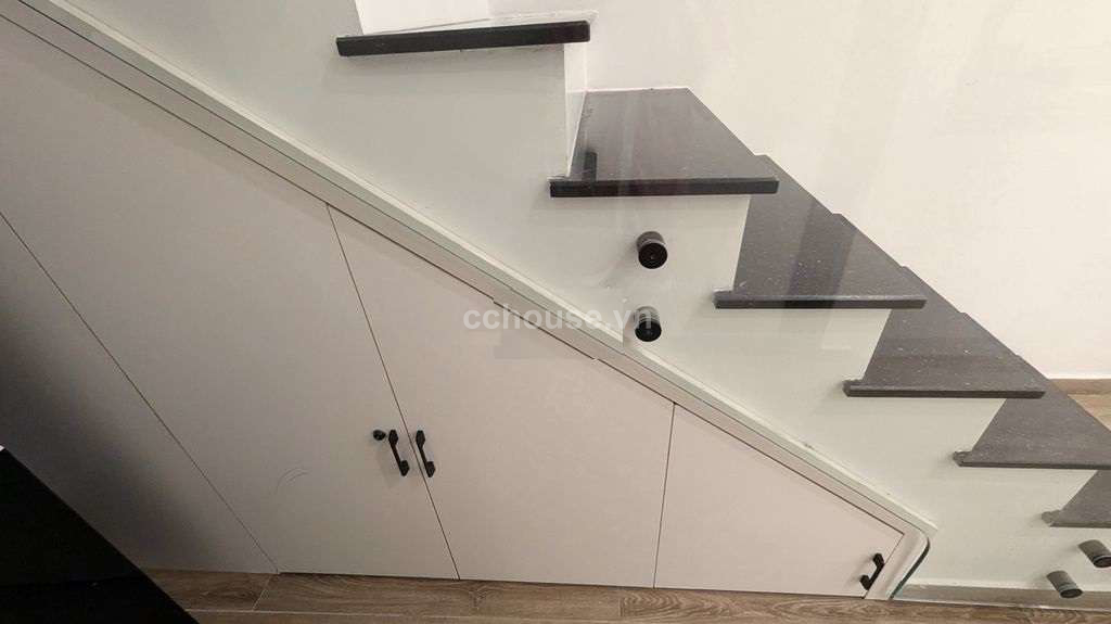 Bán nhà mới 100% Nguyễn Duy Dương, P4, Q10. DT 3x10m, 4 tầng ST