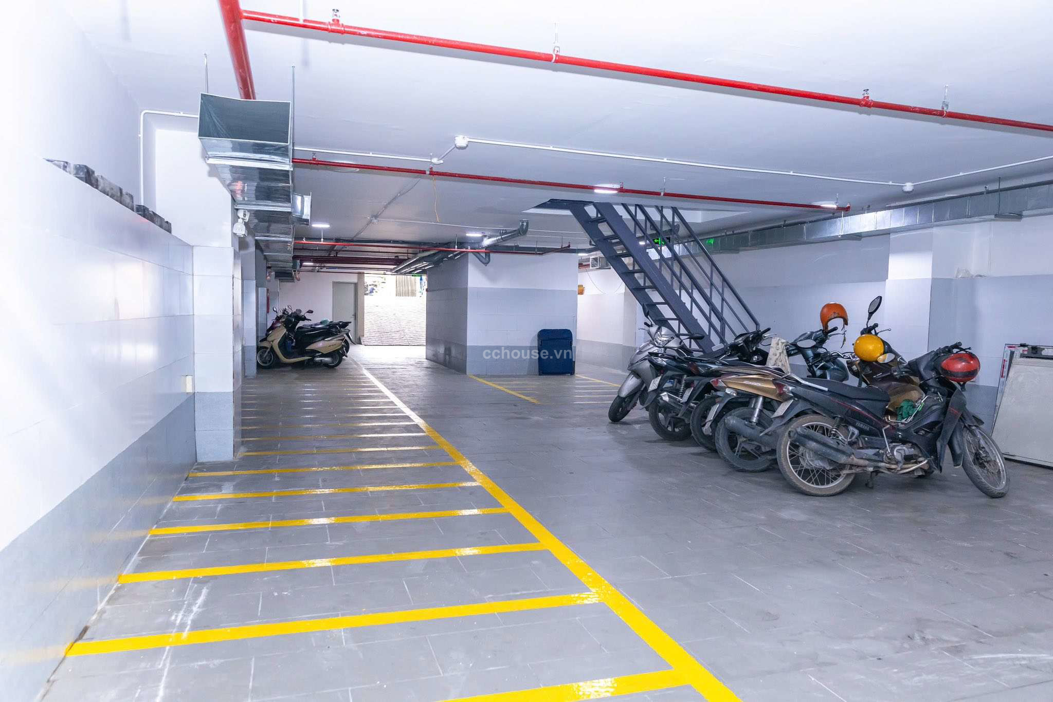 Cho thuê tòa nhà MT Cộng Hòa, P15, Tân Bình. DT 8.2x32m, hầm 6 tầng ST