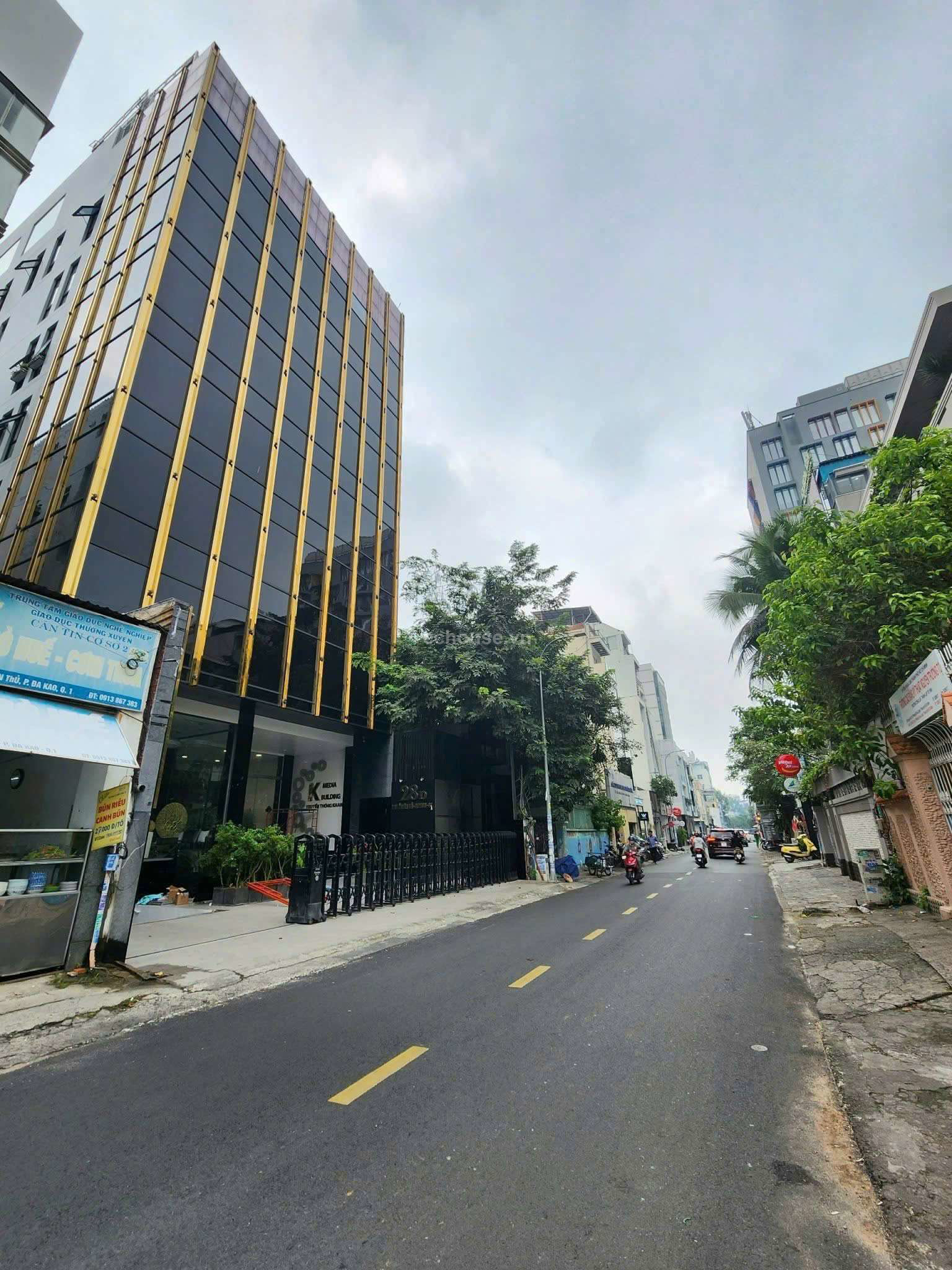 Bán nhà 22-24 Nguyễn Văn Thủ, P. Đa Kao, Quận 1. Diện tích 8.3m x 18m