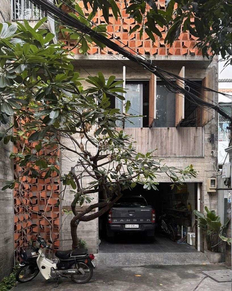 Cho thuê nhà HXT 29 Bùi Văn Thêm, P9, Phú Nhuận. DT 71m2, 5 tầng ST