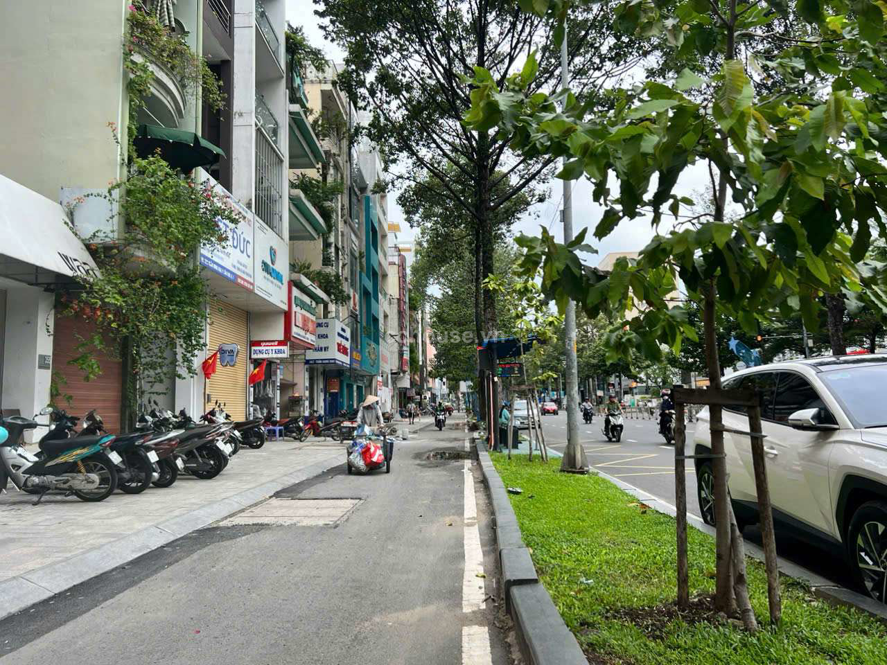 Cho thuê Mặt tiền Trần Hưng Đạo, P Cầu Kho, Quận 1, 5 tầng, DT:4x20m, Giá 90 triệu