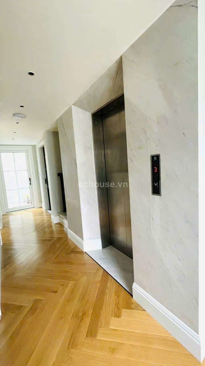 Bán nhà 22-24 Nguyễn Văn Thủ, P. Đa Kao, Quận 1. Diện tích 8.3m x 18m