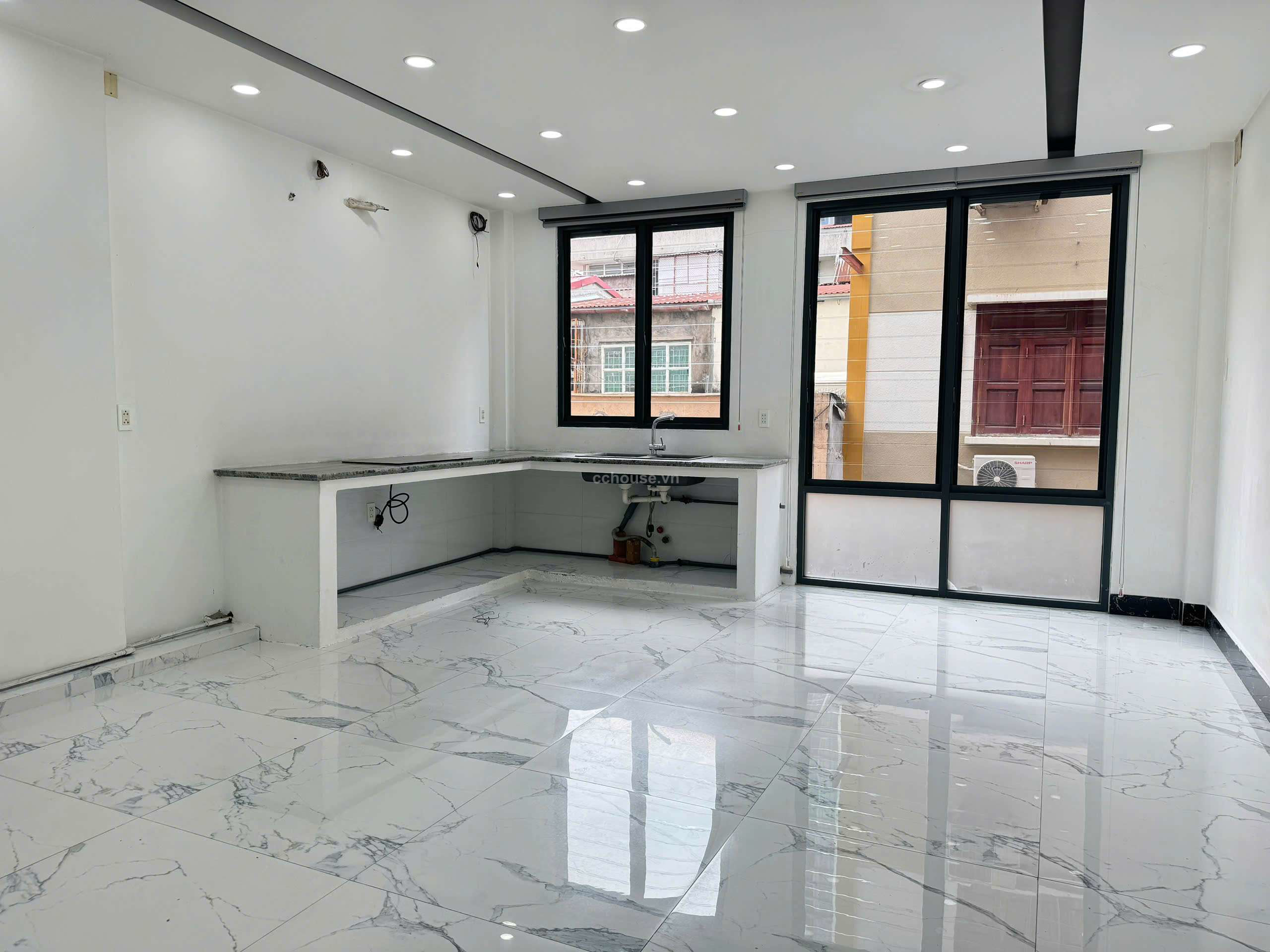 NHA-HEM-NGUYEN-TRAI-–-QUAN-1-DT-5x9M-KC-1-HAM--TRET--6-LAU-HDT-42-TRIEU-–-GIA-165-TY-id7904