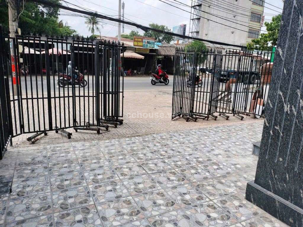 Cho thuê tòa nhà MT Nguyễn Duy Trinh, TP.Thủ Đức. DT 7.3x26m, hầm 5 tầng ST