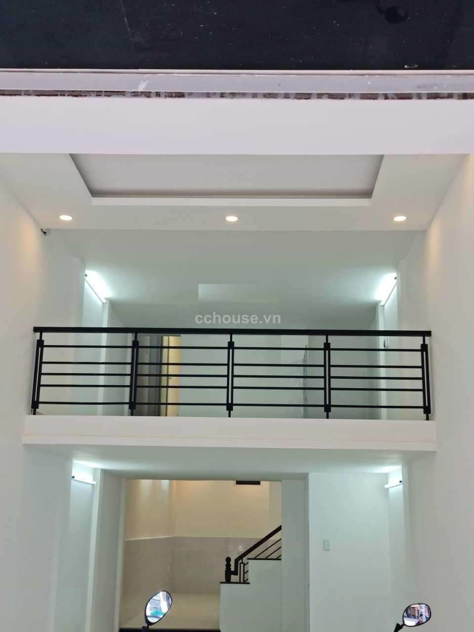 Cho thuê nhà NCMT Hai Bà Trưng, Quận 3. DT 4x18m, 4 tầng