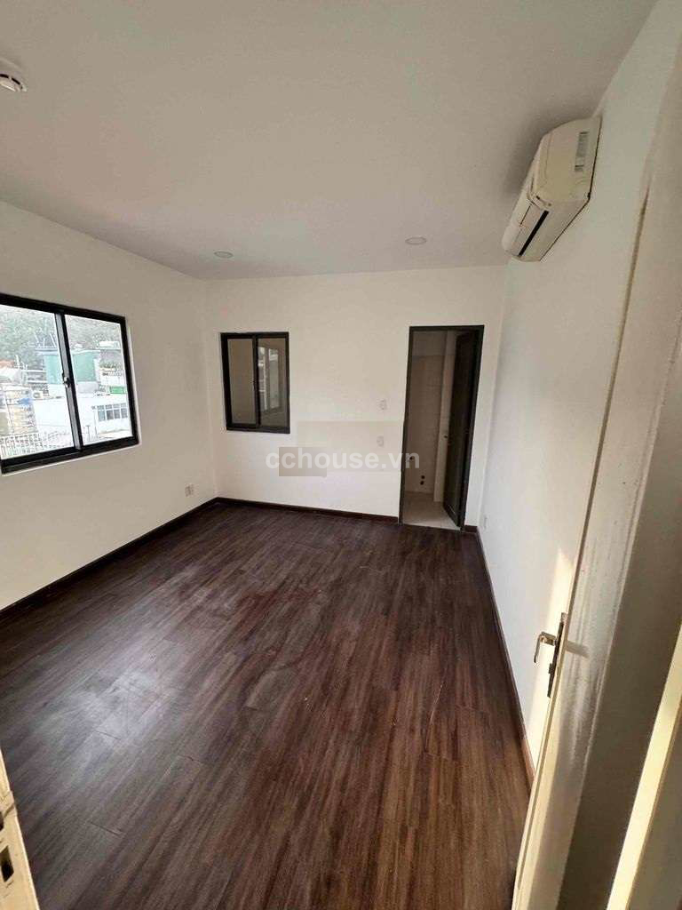 Cho thuê nhà NCMT Nguyễn Phi Khanh, Quận 1. DT 3.7x18m, hầm 6 tầng